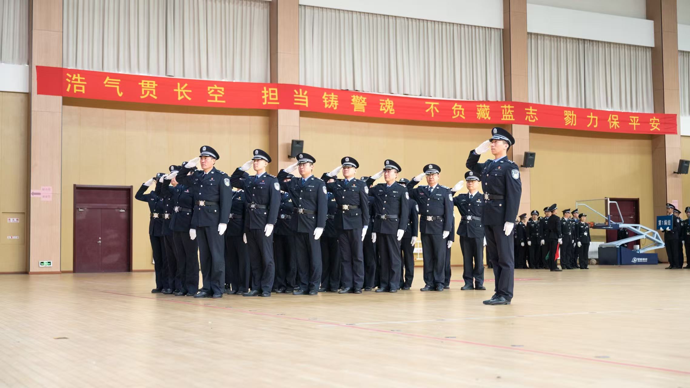 學(xué)校舉辦隊(duì)列會(huì)操比武考核